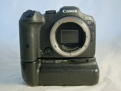 Canon EOS R7 (body Only) + Canon Battery Grip + Original Packing. 150 Actuations • £1075