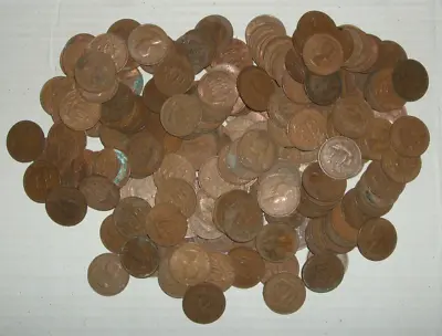 Mixed Half Penny Coins BULK LOT Of 200 Coins Date Range 1930's 1940's To 60's • £12