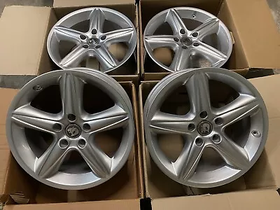 Genuine Hsv Holden 18” Vx Clubsport R8 Wheels Vx Cv8 Monaro Silver Unmarked • $2550