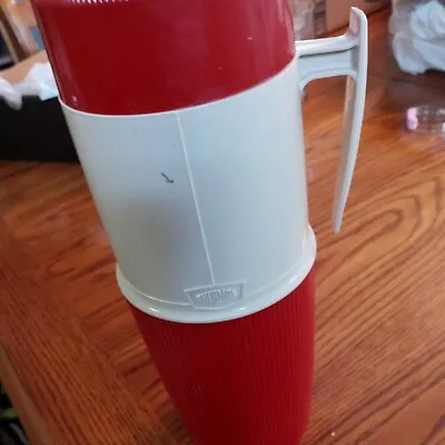 Vintage Retro Thermos Quart Size Model #6402 Filler #64F  Red And Tan NICE • $11.65