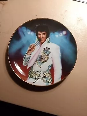 Elvis Collector Plate “The Legend” • $13.99