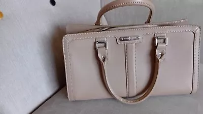 Jasper Conran Beige Handbag With Zip Fastening  • £5