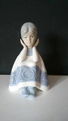 £14.99 • Buy Vintage Miquel Requena Valencia Rare Porcelain Model Of A Sitting Lady Not Ladro