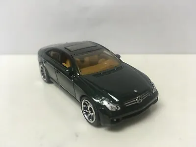 2004-2009 Mercedes CLS500 Collectible 1/64 Scale Diecast Diorama Model • $9.99