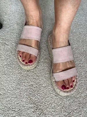 H & M Divided Pink Platform Sandals Size 37 • £5