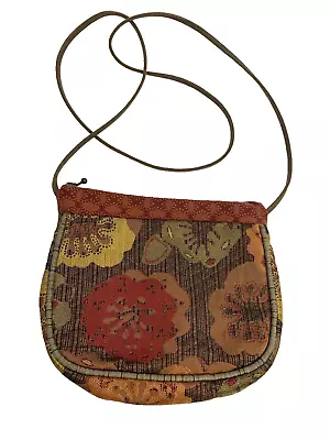 Maruca Cross Body Purse Bag Fabric Tapestry Floral Two Pocket Zip USA • $30.59