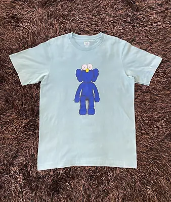 KAWS X UNIQLO Blue BFF Mens Tee T Shirt Size US Medium M 2019 Graphic Tee • £31.31