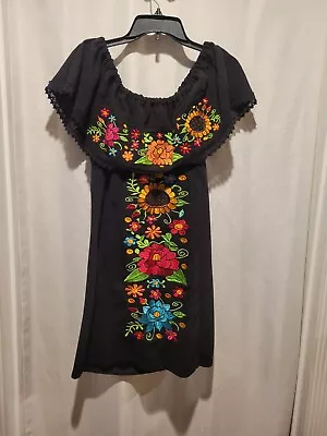 Beautiful Mexican Dress • $20