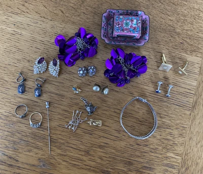 £6.05 • Buy Job Lot Of Vintage Items Earings, Rings, Charms, Hat Pin, Matchbox Holder