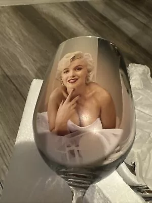 Bradford Exchange ~ SET Of 2 ~ Marilyn Monroe Wine Glasses “ Rare Beauty” • $99.99