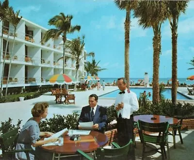 One Of The Beautiful Motels In Southern Florida Vintage Postcard Posted 1975 • $6.99