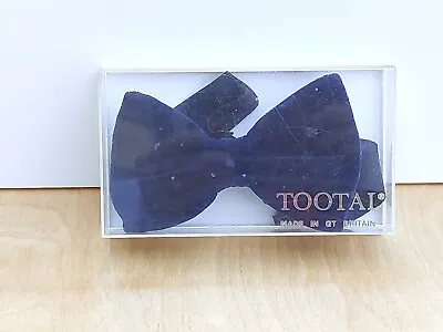 Vintage Tootal Navy Blue Crushed Velvet Bow Tie Boxed Preloved  • £8