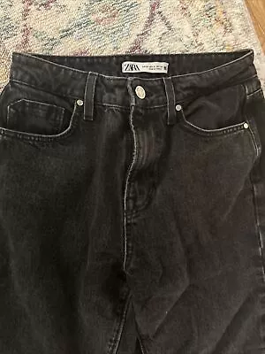 Zara Jeans Straight Cropped Fit Black • $5