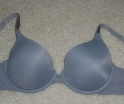 VASSARETTE  34B T-Shirt Bra 75-760 Tiffany Silver  Underwire Lightly Lined 75760 • $10.94