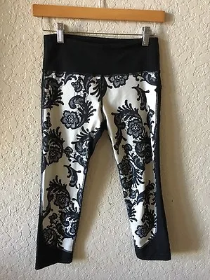 $134.99 • Buy Lululemon Laceoflage Crop Pants Black White Floral Flower 4