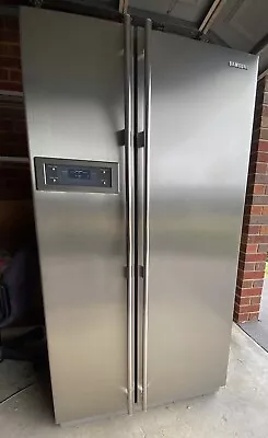$50 • Buy Samsung SRS632NSS Fridge/ Freezer. In Good Condition But Not Working.