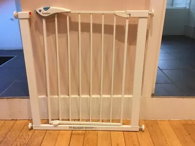 Lindam Easy-Fit Plus Deluxe Safety Gate - White With Blue On Lock • £30