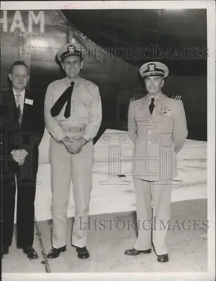 1956 Press Photo Naval Reserve Commander Billy Burch At Moffett Field California • $17.99