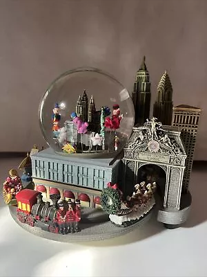 2004 Macys Thanksgiving Day Parade Musical Water Globe • $15