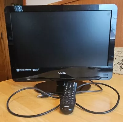 Vizio 19  Widescreen VA19L HDTV10T Black LCD TV PC Monitor W/ Remote  • $75.95