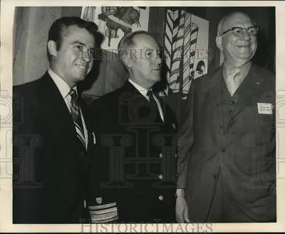 1971 Press Photo Head Of Merchant Marine Academy At Lamplighter Club - Nob21413 • $19.99