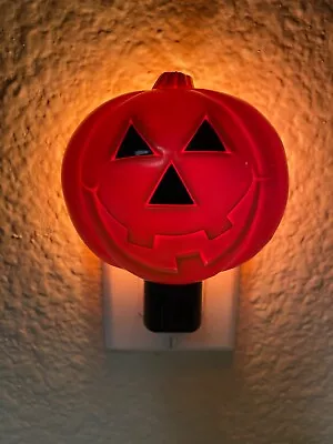 Vintage Jack O Lantern Pumpkin Light Halloween 1998. Tested And WORKS! 4  X 3.5  • $12.99