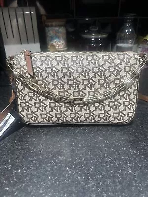 £30 • Buy * BRAND NEW *   DKNY BYRANT PK DEMI Cross Body Strap & Chain