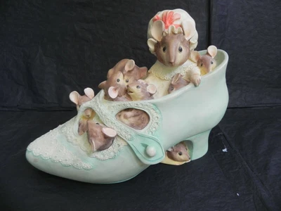 £10 • Buy Beatrix Potter Mrs Mouse Shoe Money Box Ornament - Border Fine Arts - Mice -1994