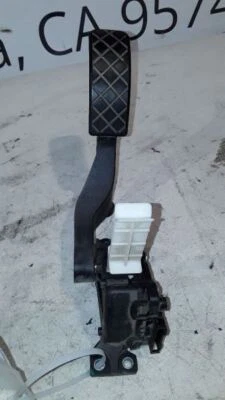 $45 • Buy 2003 Volkswagen Beetle Gas Pedal 1j1 723 503