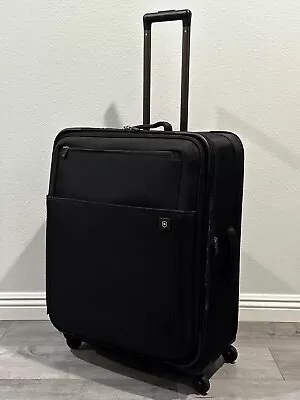 Demo Victorinox Avolve 2.0 27  Expandable Medium Luggage Black 4-wheel Spinner • $179