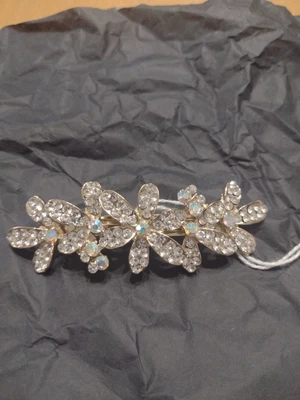 £3.99 • Buy Flower Jewelled Hair Grip