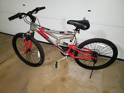 Mongoose Metric Kids 21-Speed Mountain Bike  Excellent Condition! Original Owner • $350