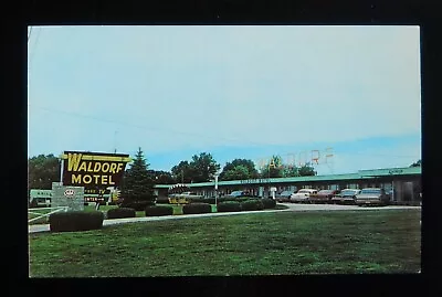 1960s Waldorf Motel & Restaurant G. C. Romack Highway 40 Old Cars Saint Elmo IL • $5.53