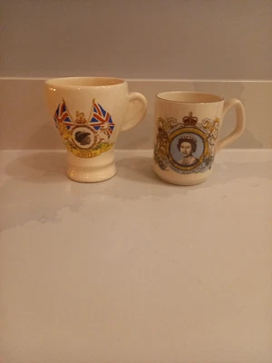 £5 • Buy Queens Silver Jubilee Mugs X 2