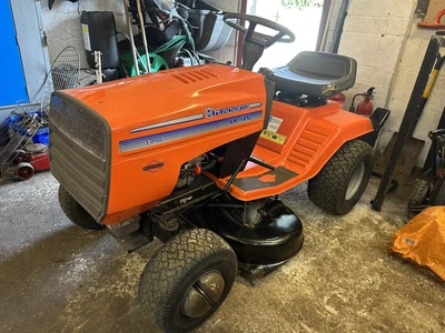 £250 • Buy Husqvarna LR120 Ride On Mower. Fully Serviced New Battery And Solinoid.