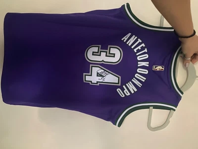 $500 • Buy Giannis Antetokounmpo Signed Jersey
