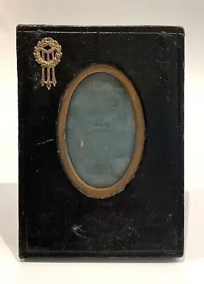 Vintage Black Leatherette Paper Photo Frame Oval Center Brass Decoration • $3.99