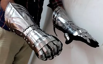 Medieval Warrior Metal Gothic Knight Style Gauntlets Functional Armor Gloves • $68