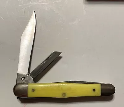 Vintage Camillus Cutlery Co 72Y 3-Blade Whittler Yellow-Jacket Pocket Knife • $50