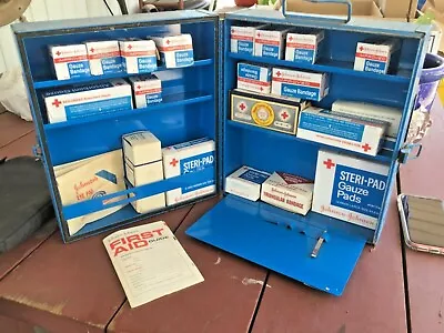 Vintage Johnson & Johnson INDUSTRIAL First Aid Kit Case Box Wall Mount W Items  • $62