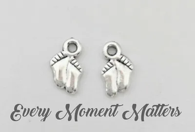 20 X Tibetan Silver FEET BABY FOOTPRINT BABY SHOWER DOUBLE SIDED 12mm Charms • £2.45