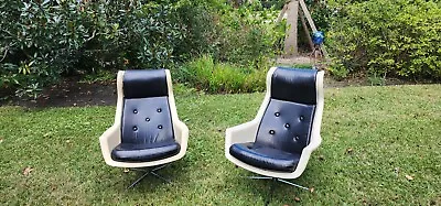 Vintage Mid-century Swivel Lounge Chair • $1100