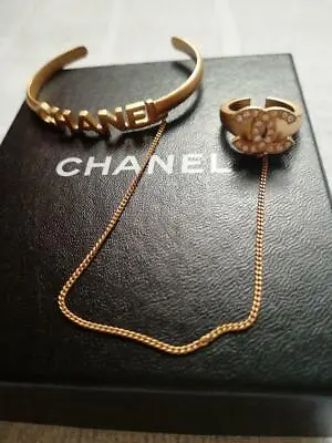 Auth Vintage CHANEL Logo Letter Bangle Bracelet W/Rhinestone CC Ring Gold Used • $1894.89