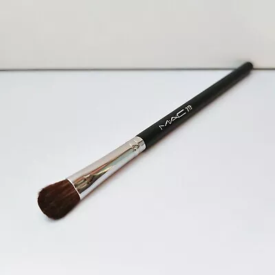 1x MAC 213 Fluff Brush Full Size Brand New! • £14.17