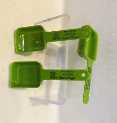 LOT OF 3 VINTAGE PLASTIC COFFEE MEASURE SCOOPS Advertising Fashion Wagon Green • $9.85