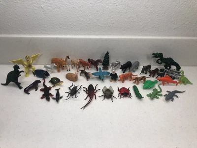 $19.95 • Buy MASSIVE Lot Of PVC Plastic Mini Figurines Animals Fish Dinosaurs Etc Figures Lot