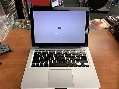 MacBook Pro 13-Inch  Core 2 Duo  2.4ghz Mid-2010 W/ Battery READ - For Parts • $94.95