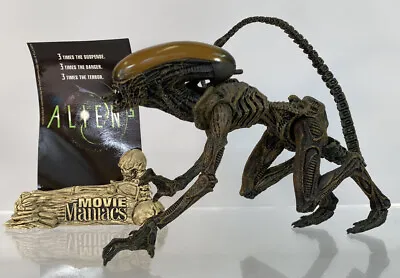 McFarlane Alien 3 Dog Alien Xenomorph Deluxe Figure Movie Maniacs 6 Movie Poster • $37.65