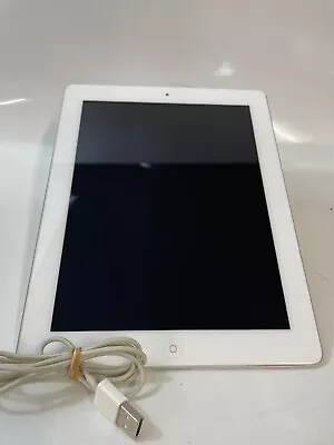 Apple IPad 2 32GB Wi-Fi 9.7in - White • £10.50