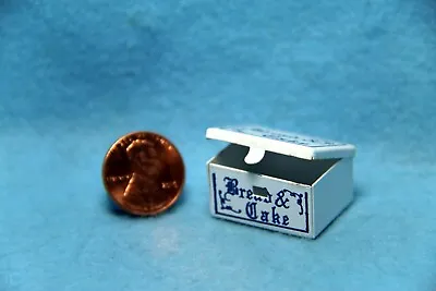 Dollhouse Miniature Metal Bread & Cake Box In White And Blue B0204 • $2.87